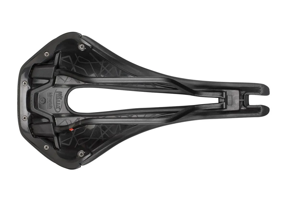 Selle Italia Novus Endurance Saddle TM Superflow L3 black