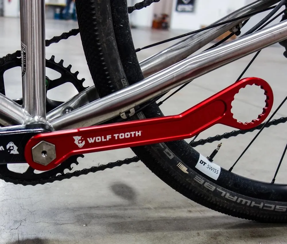 Wolf Tooth Pack Wrench Bottom Bracket + Retaining Ring Tool | Hollowtech II / BSA / Center Lock External Thread 44mm