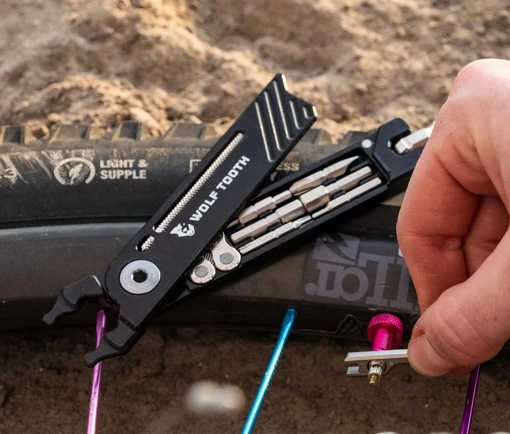 Wolf Tooth 8-Bit System Pliers Multitool – Bit holder / Chain lock pliers / Spoke + valve wrench – purple