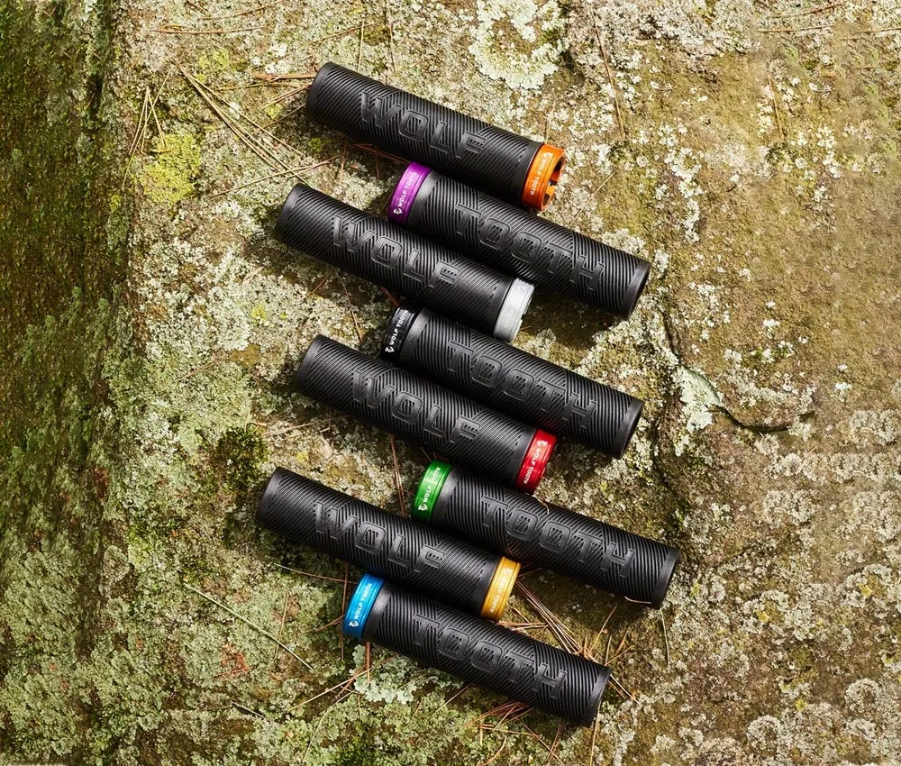 Wolf Tooth Echo Lock On Handlebar Grips 32mm Colour: gold/black