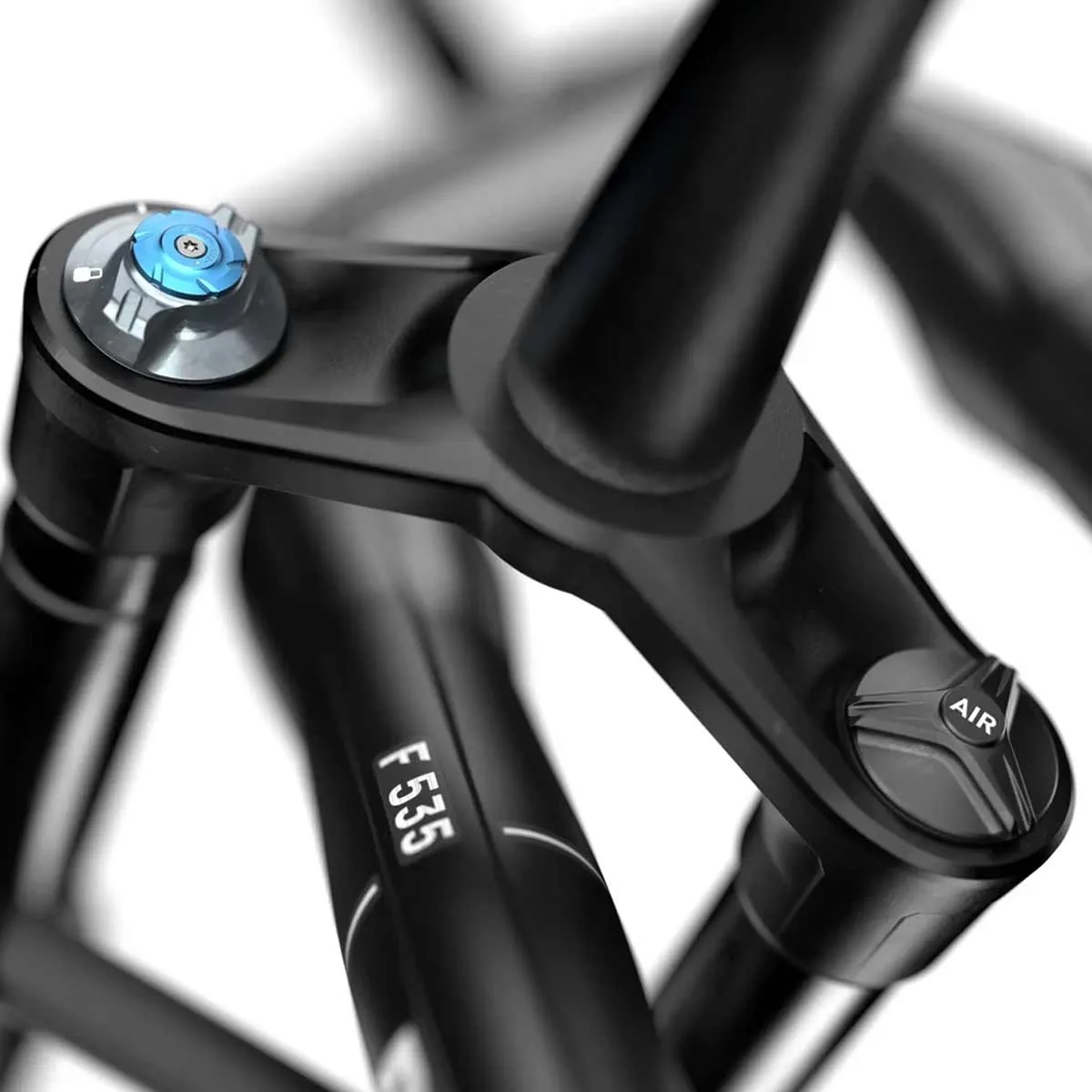 DT Swiss F 535 suspension fork 29-inch O.L Tapered Boost 150 mm