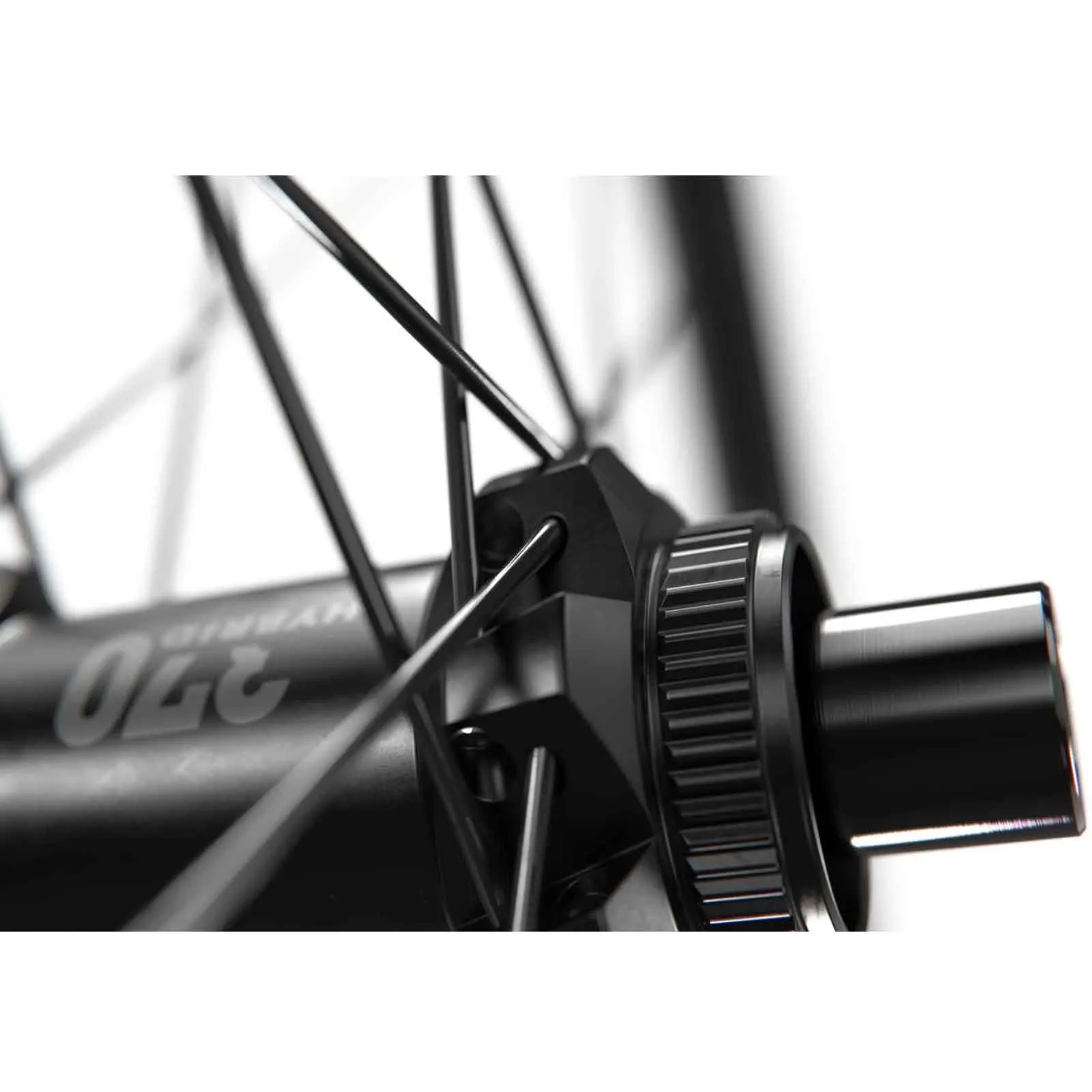 DT Swiss HU 1900 Spline 30 CL Hybrid Utility | 29-inch e-bike front wheel, Centerlock