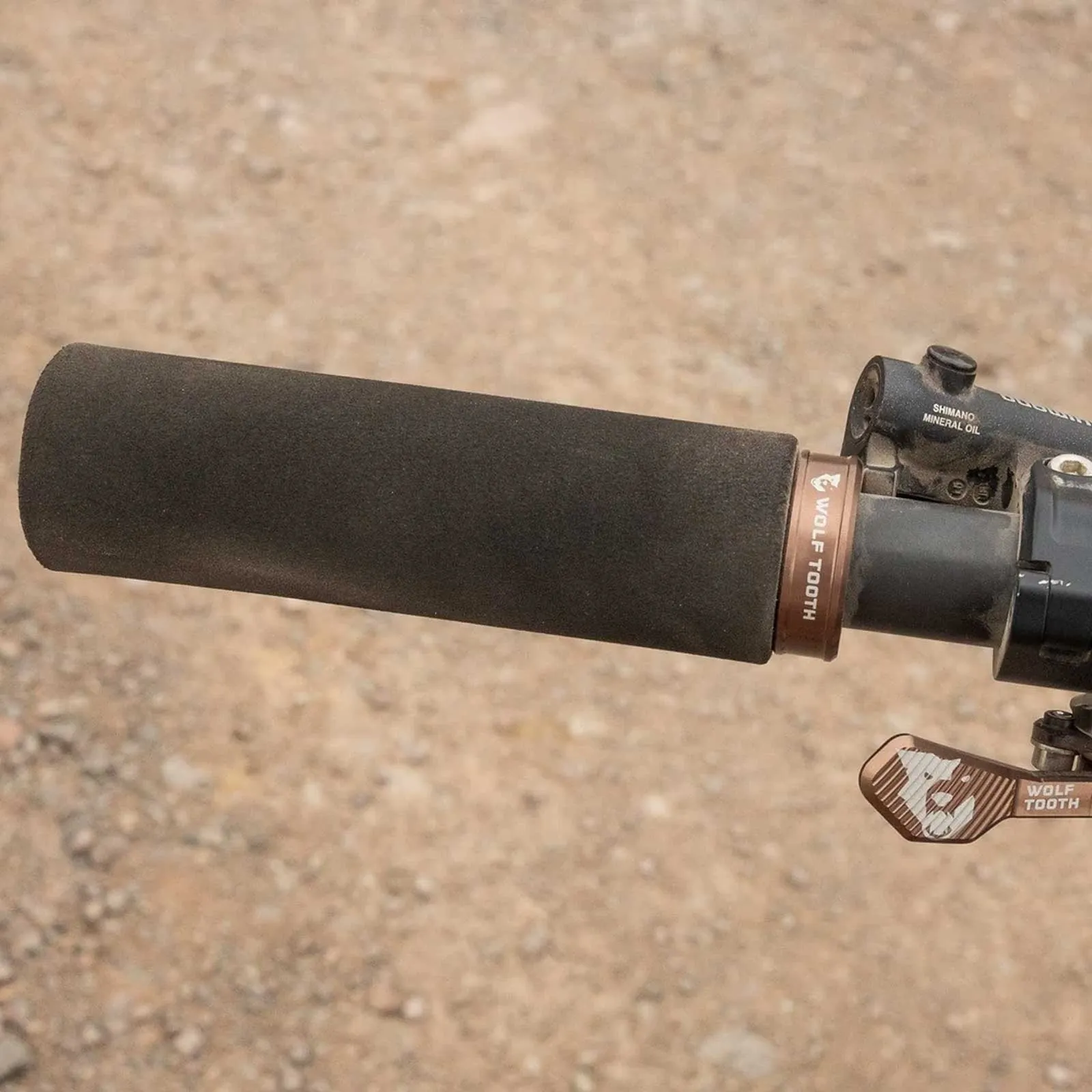 Wolf Tooth Fat Paw Lock-On Handlebar Grips 36mm Colour: black/black