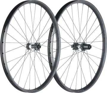 26-inch MTB wheelset: DT Swiss 350 Straightpull hubs + Stans NoTubes ZTR Arch MK4 rims